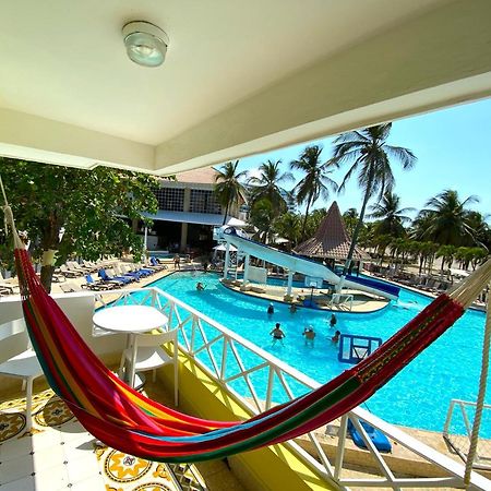 Hotel Las Americas Casa De Playa Cartagena Luaran gambar Hammock on a balcony