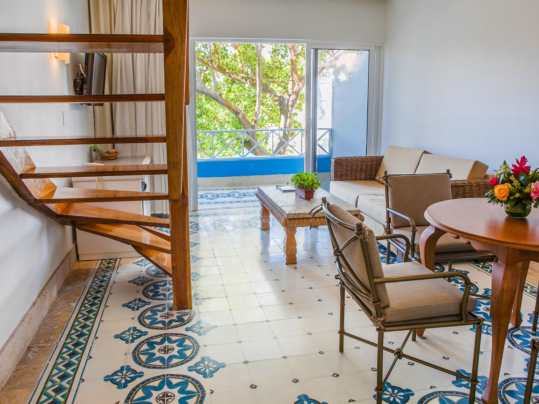 Hotel Las Americas Casa De Playa Cartagena Luaran gambar A suite at the hotel