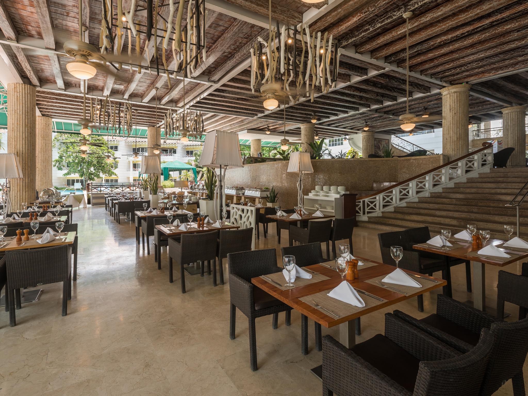 Hotel Las Americas Casa De Playa Cartagena Luaran gambar The restaurant