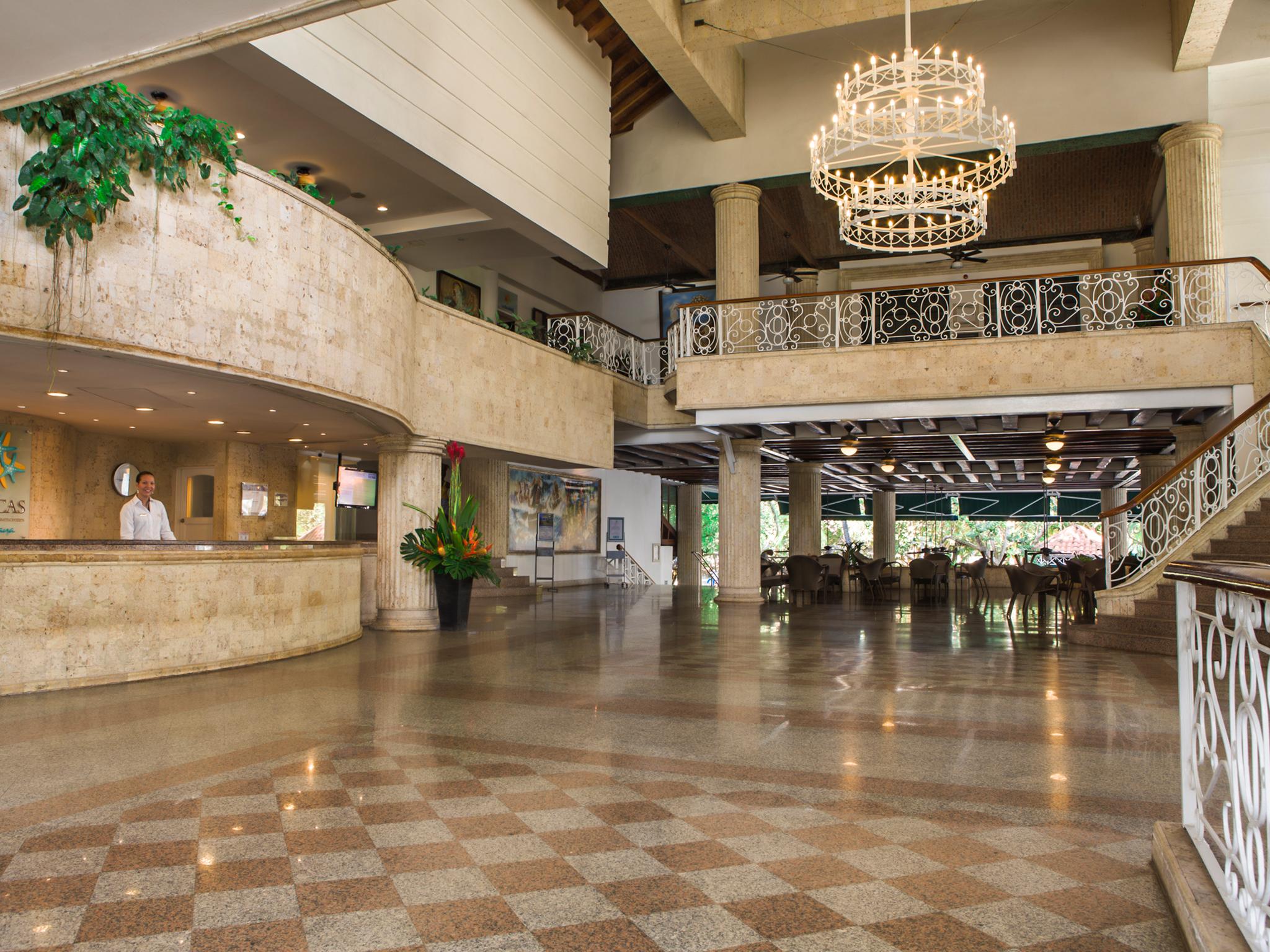 Hotel Las Americas Casa De Playa Cartagena Luaran gambar Lobby