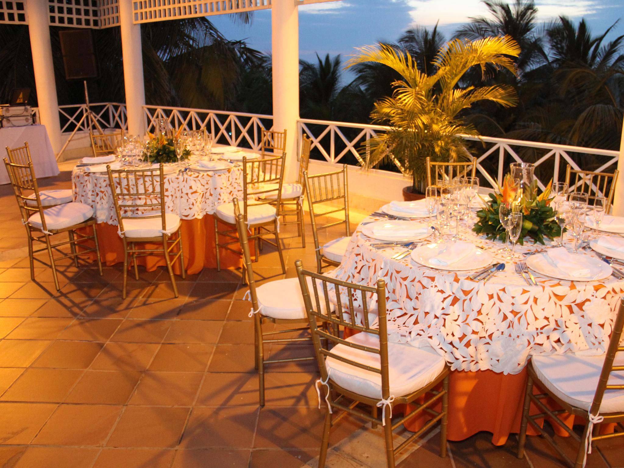 Hotel Las Americas Casa De Playa Cartagena Luaran gambar Chiva-War Club