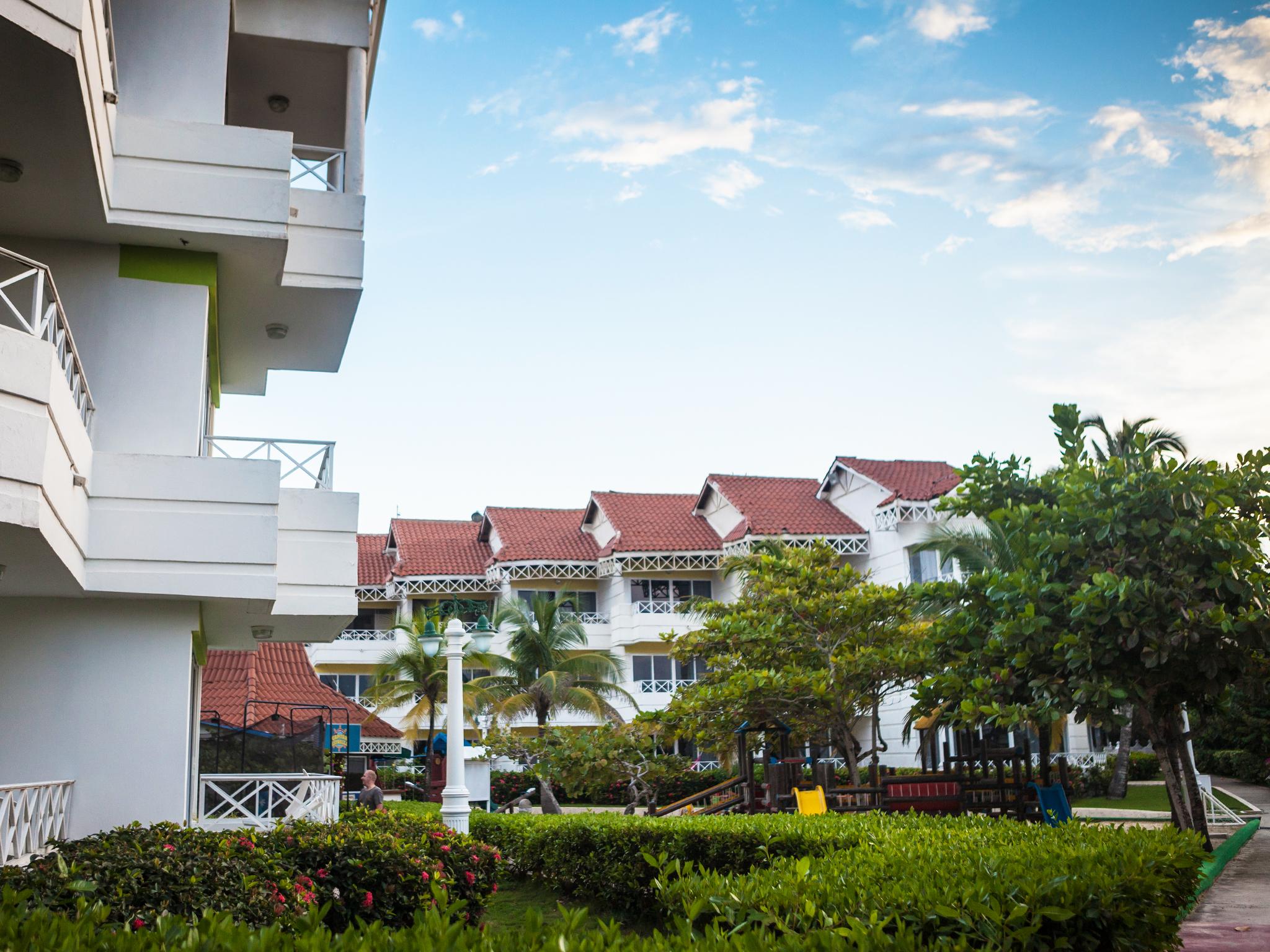 Hotel Las Americas Casa De Playa Cartagena Luaran gambar The Village