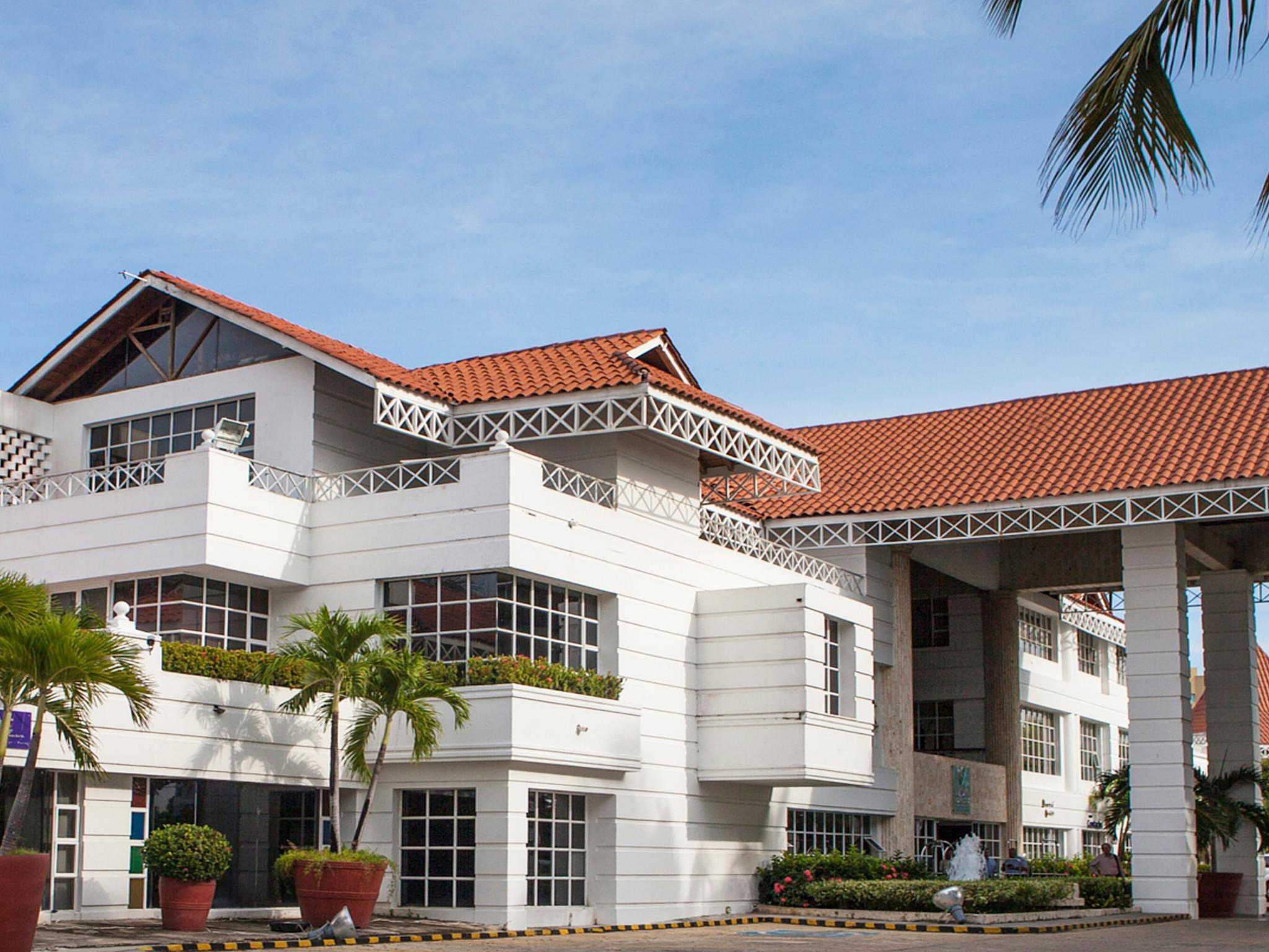 Hotel Las Americas Casa De Playa Cartagena Luaran gambar The University of Nottingham Malaysia Campus