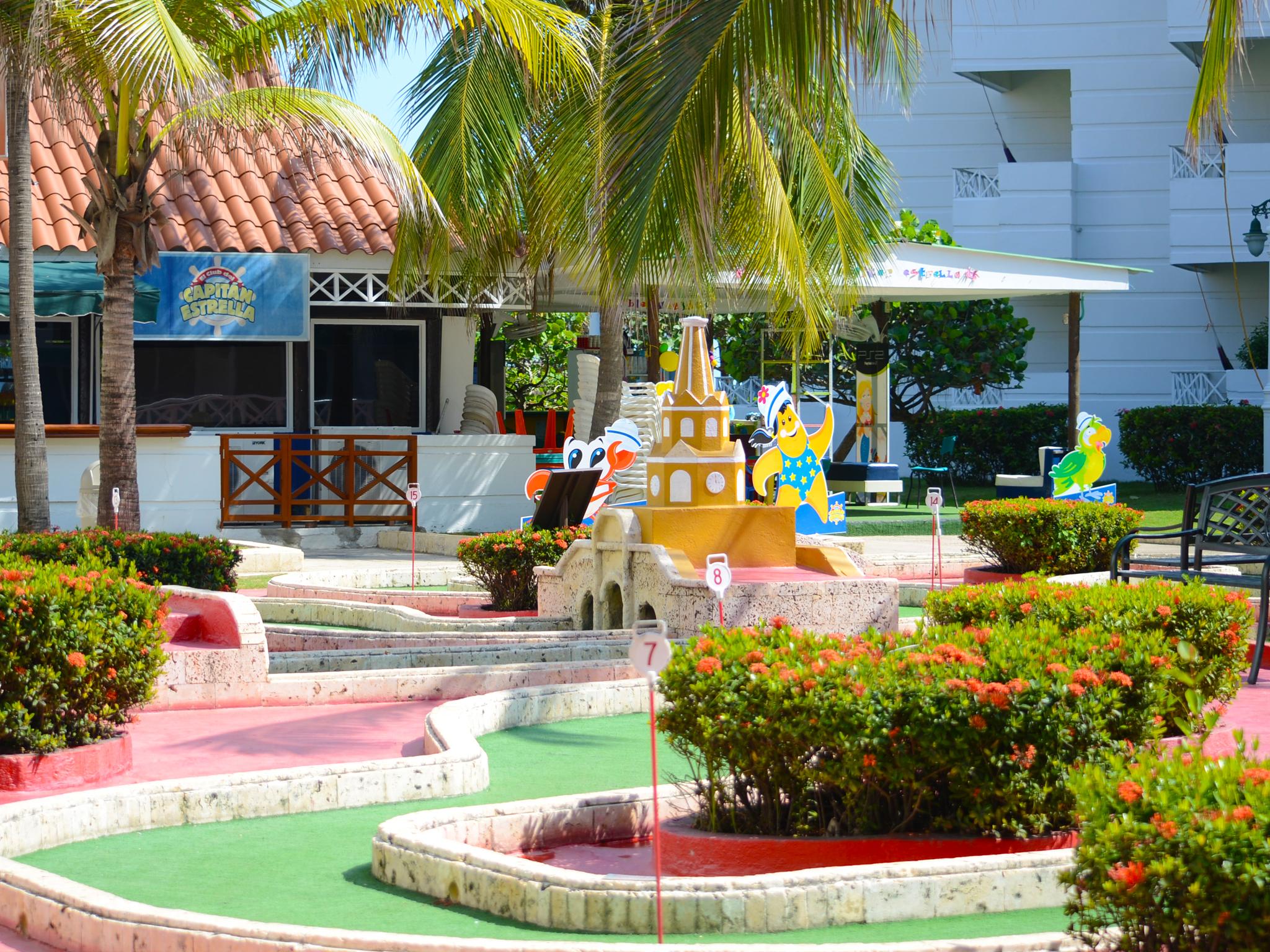 Hotel Las Americas Casa De Playa Cartagena Luaran gambar Miniature golf course in Cancún, Mexico